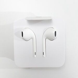 NEW Apple EarPods